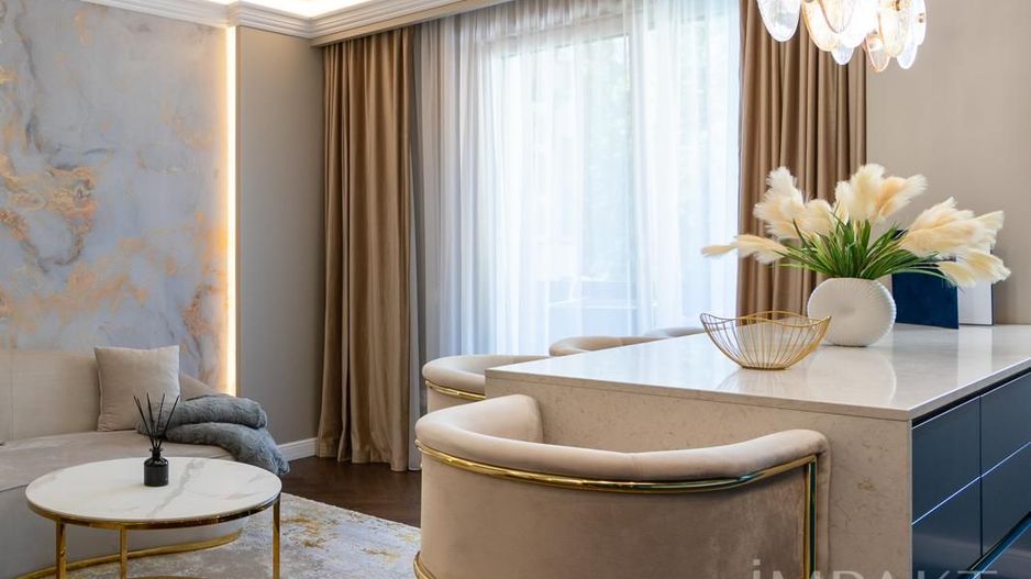 Apartamentcu 2 camere finisat lux in zona centrala - Poză 3