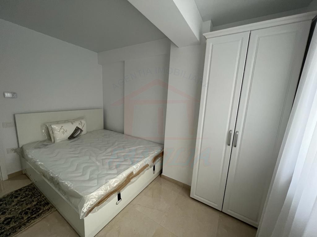 Inchiriem studio in Micro 17 , etaj 2 bloc ROKA, parcare privata, - Poză 3