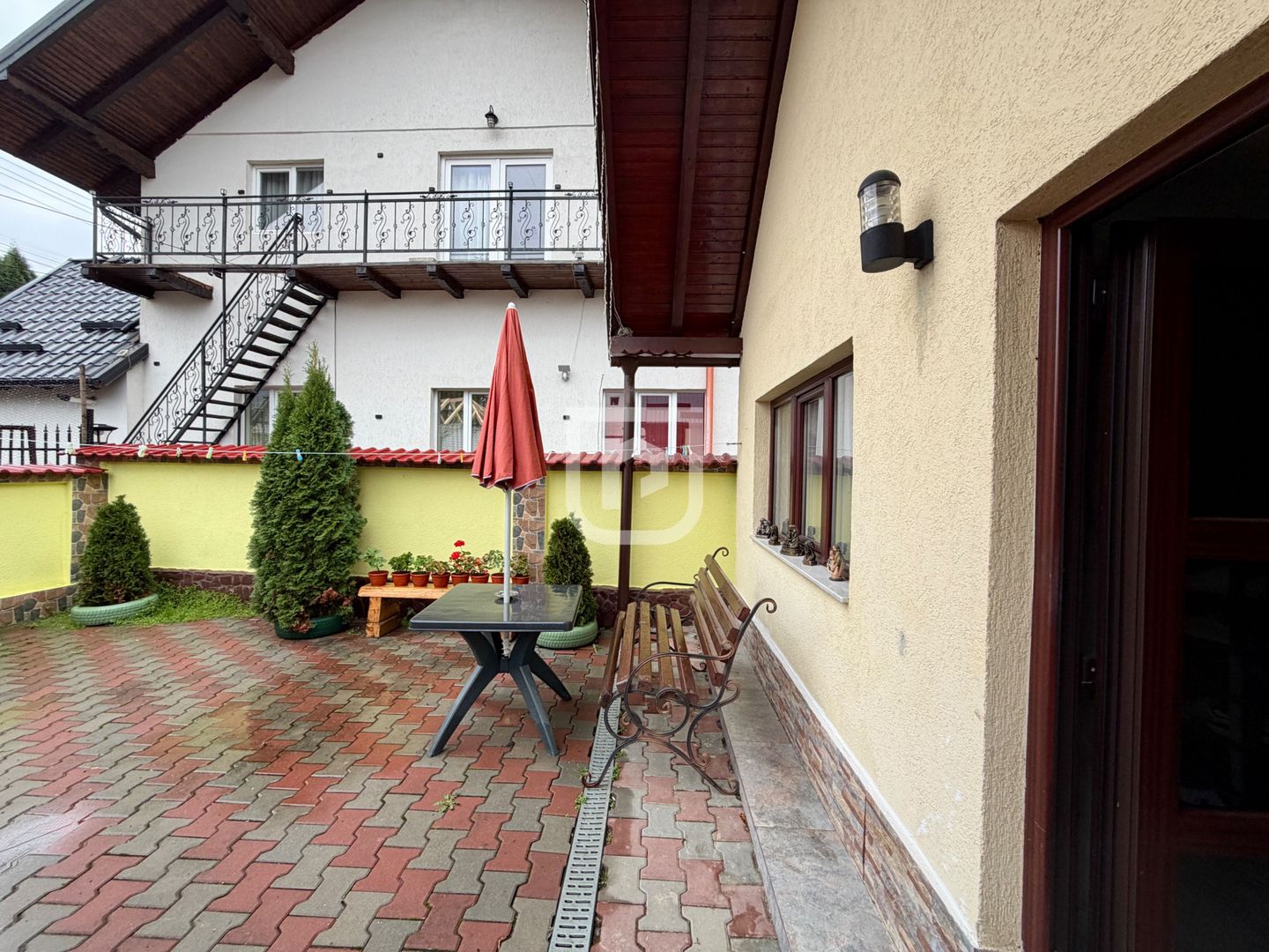 Casă duplex cu 3 camere în Frasin Bucovina - Poză 7
