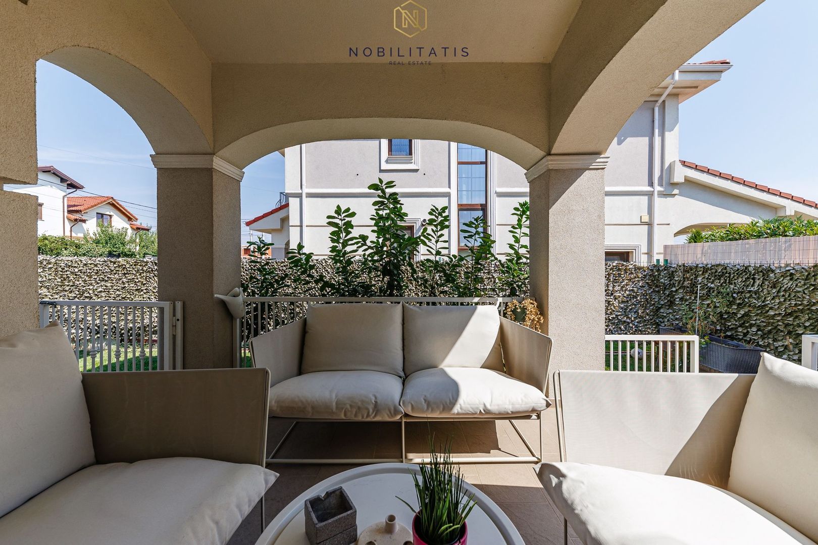 Oferta Vanduta -Casa Segmentul Lux, Garaj | 4 dormitoare | Langa Padure&Lac - Poză 1