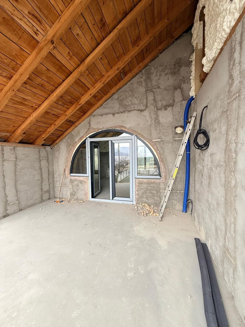 DE VÂNZARE sau SCHIMB - Vilă P+M semifinisată, zona Moara Grecilor; - Poză 4