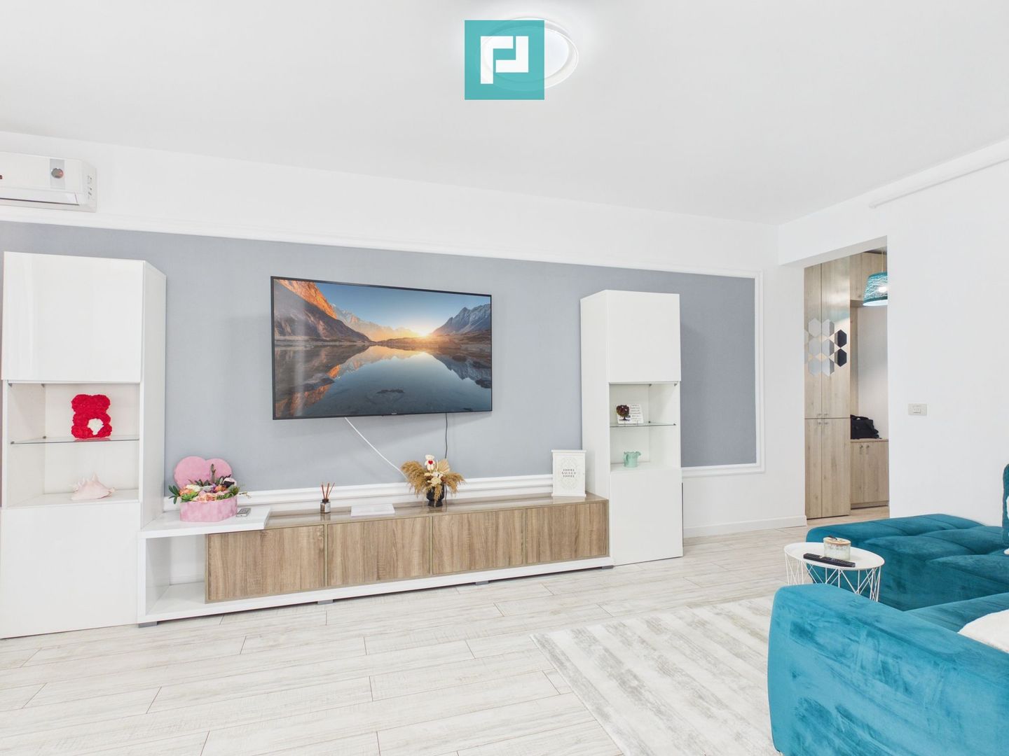 Apartament cu 3 camere Adora Park - Poză 1