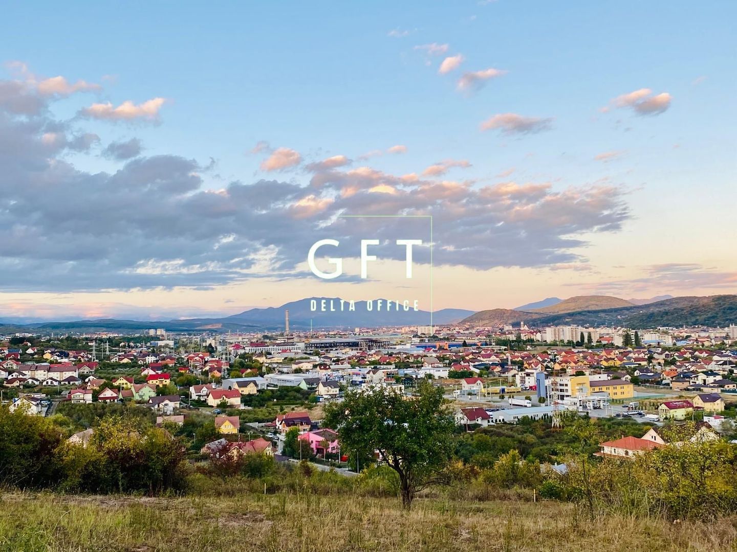 Teren intravilan, zona Str. Soarelui - Poză 1