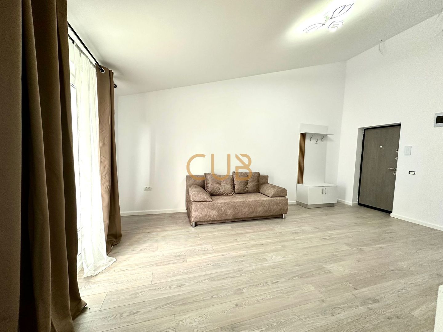 Ap 1 cam | bloc nou, centrala proprie,parcare, lift | Giroc - Hotel IQ - Poză 8