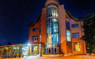 Oportunitate de Investiție: Complex Hotelier cu Saloane de Evenimente - Poză 2