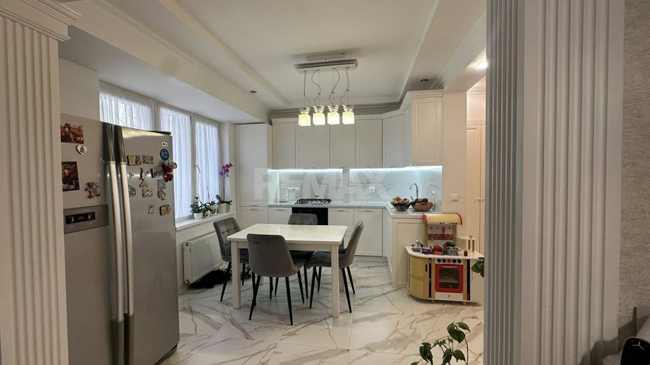 Apartament cu 3 camere Buiucani- Flacăra - Poză 2