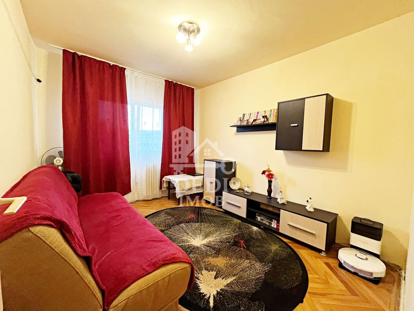 Apartament cu 3 camere de vanzare in zona Rogerius, Oradea - Poză 3