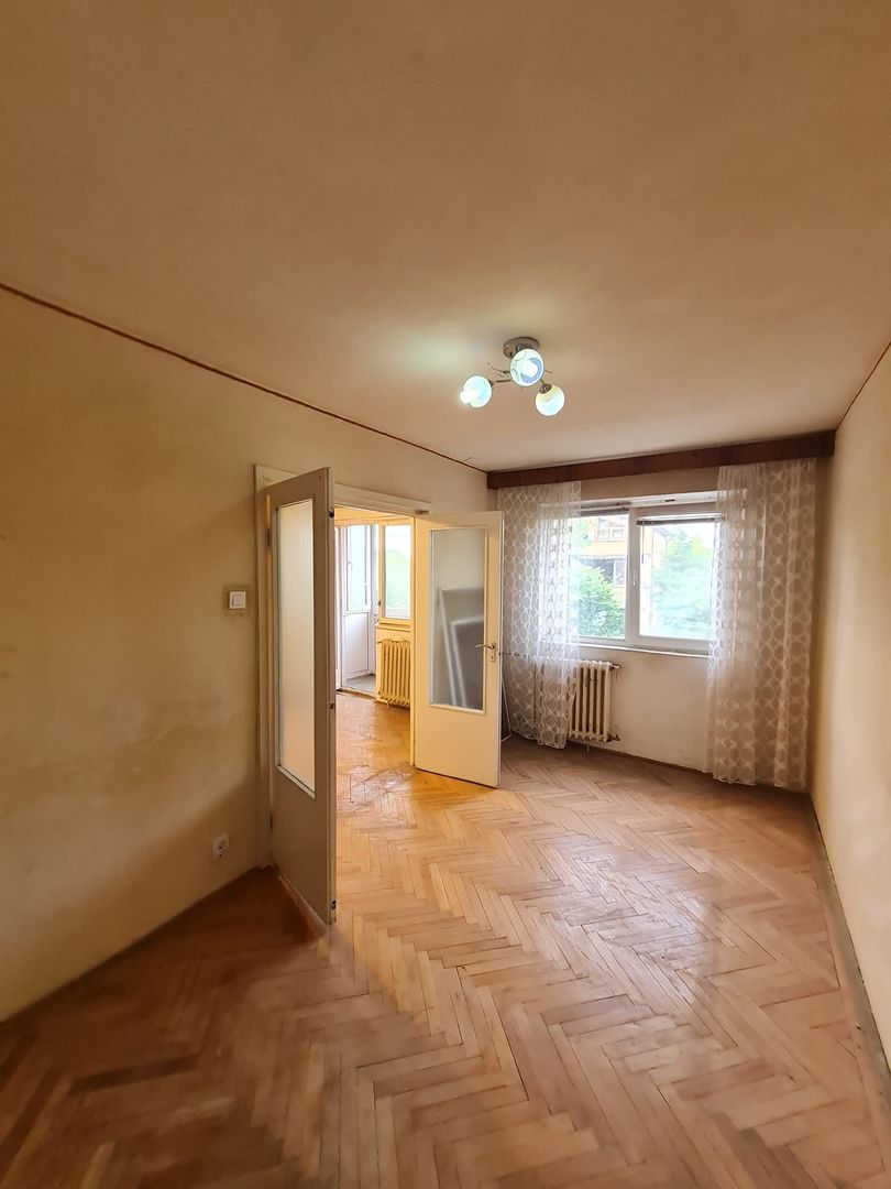 Apartament modest 2 camere zona Sagului - Poză 5