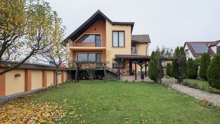 Reședință exclusivistă cu potențial investițional în centrul Cristian - Poză 1