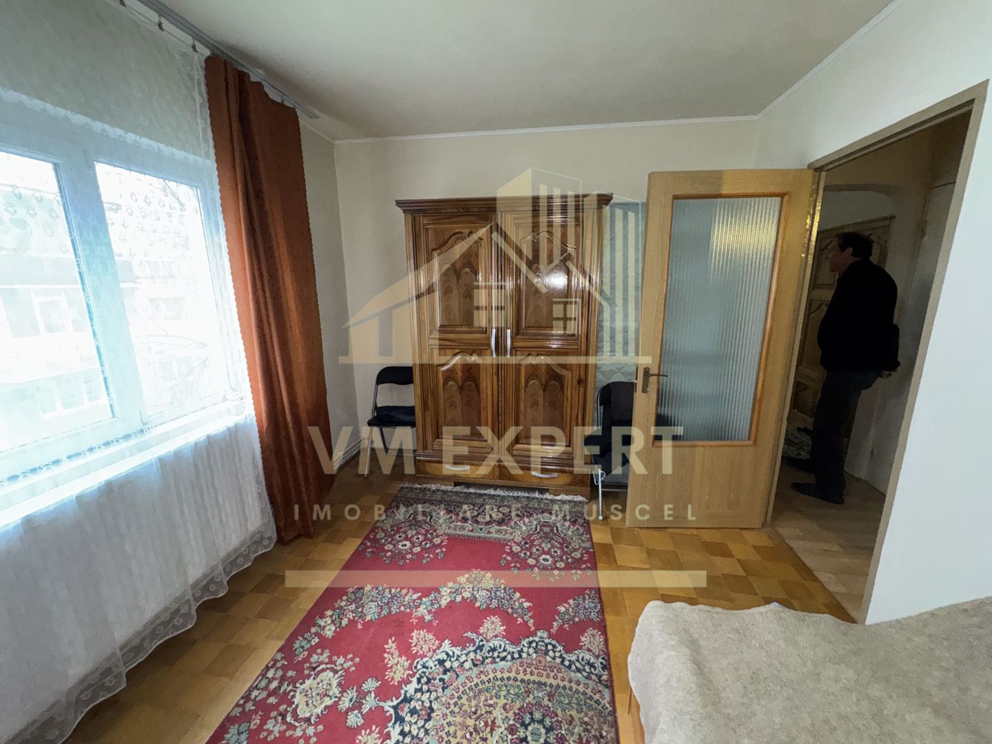 APARTAMENT 2 CAMERE ETAJ 2 CAMPULUNG VIȘOI - Poză 3