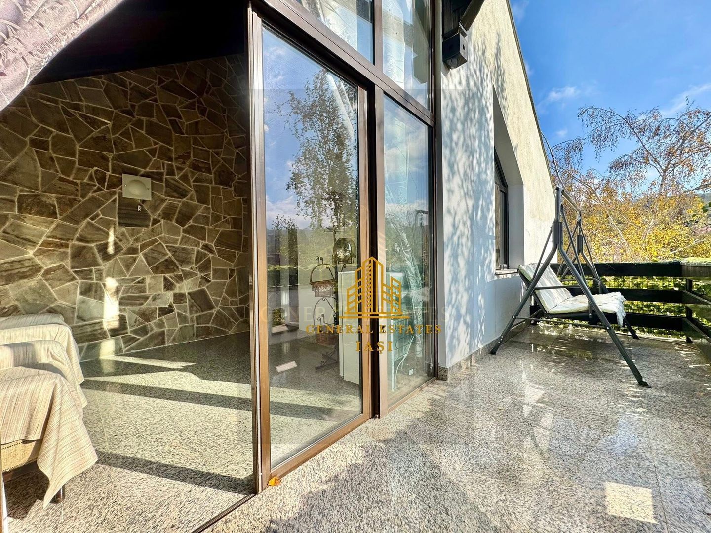 Vânzare Casă în Bucium cu Priveliște Panoramică - Poză 18