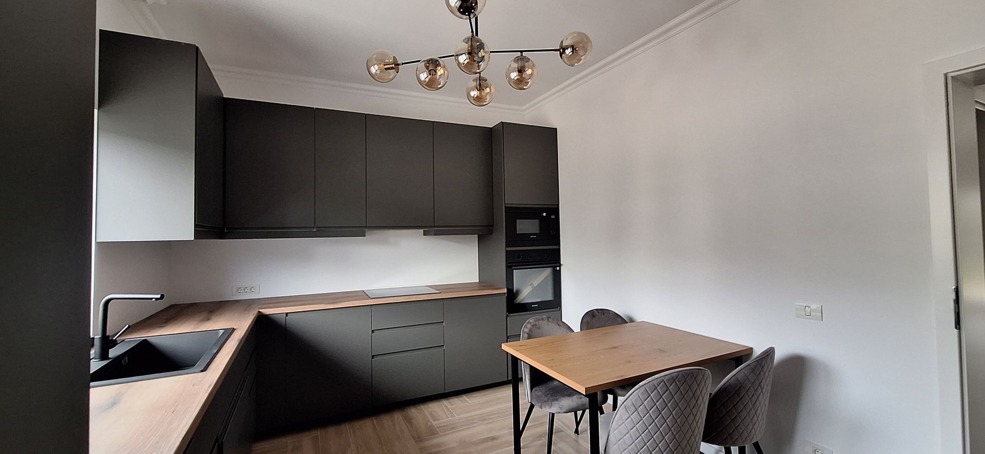 Duplex frumos cu arhitectura mediteraneana - Poză 9