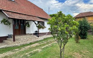 Casă de vânzare cu 4 camere si teren de 1000 mp in Salard, Bihor - Poză 3