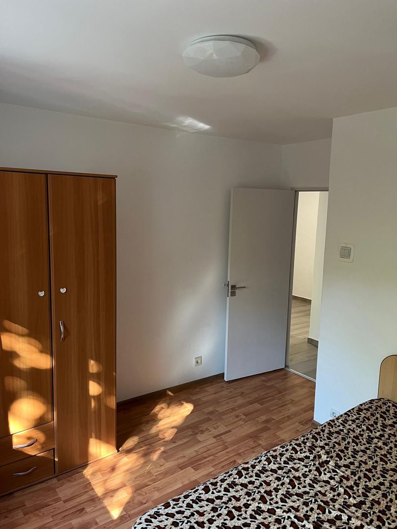 Apartament 3 camere, decomandat, et2- Centru Palas - Poză 5