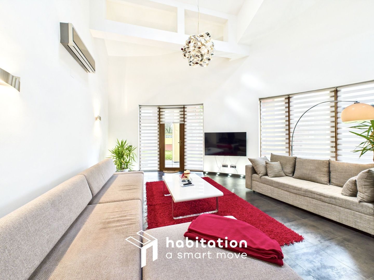 Descoperă eleganța unei case moderne– vizitează prin tur virtual - Poză 5