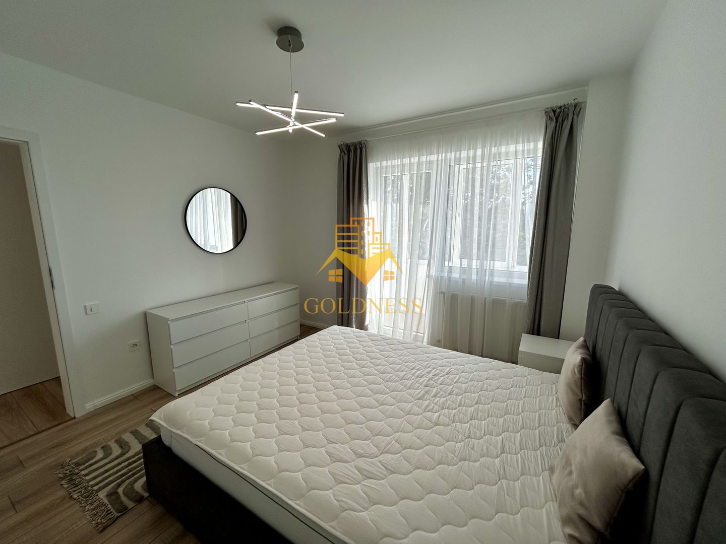 2 camere semidecomandate, Prima Inchiriere, Hotel Royal Gheorgheni - Poză 4