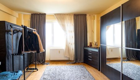 Apartament mare 3 camere 2 bai Decebal Dacia