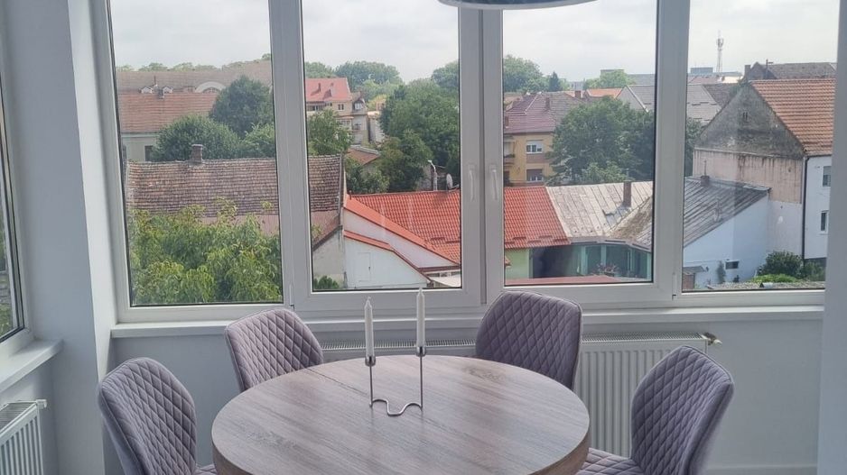 BRASADAS vinde ap 3 cam 4/4 CENTRAL 110mp RENOVAT cu garaj. - Poză 2