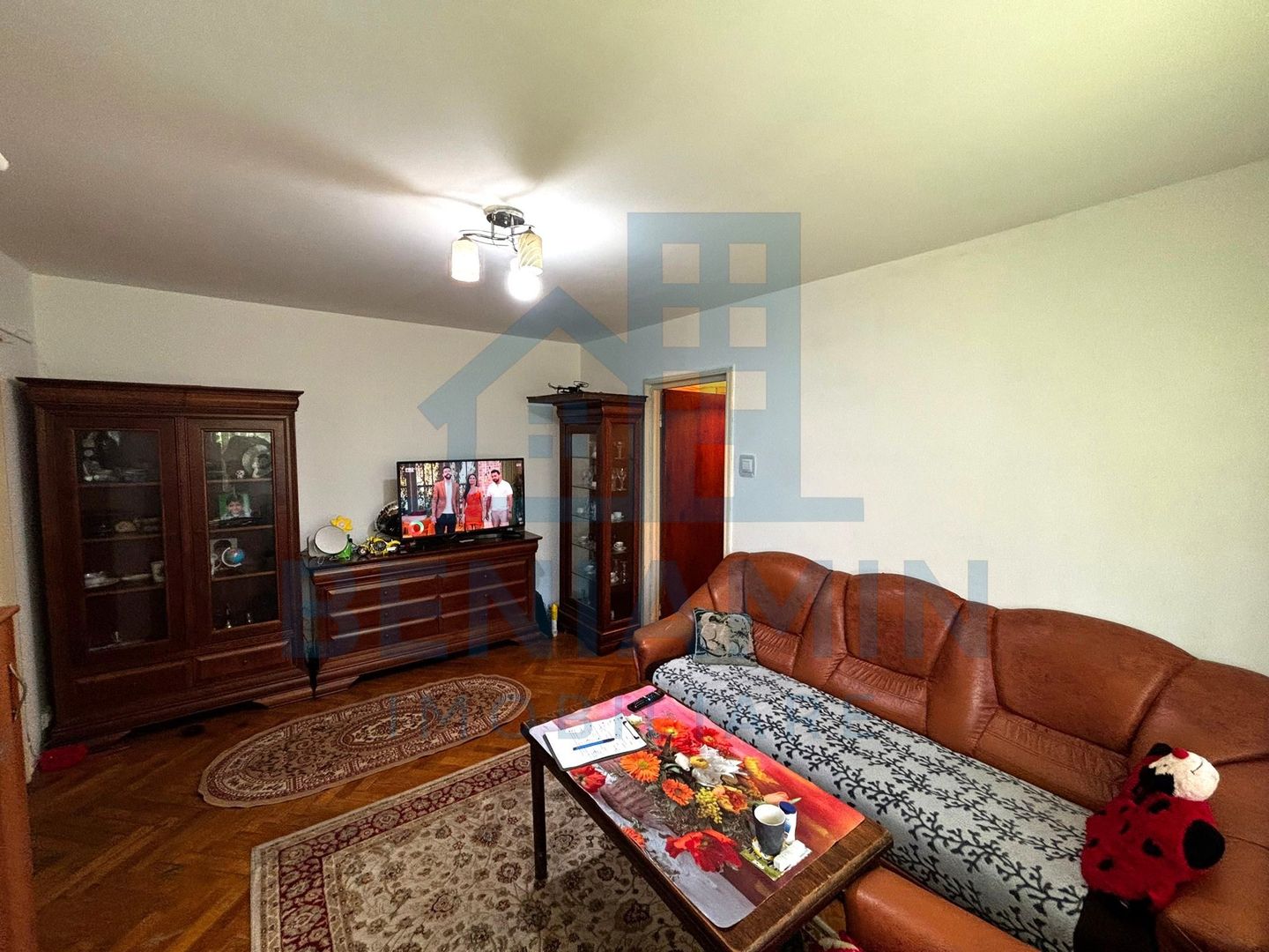 Apartament-2-Camere-Semidecomandate-47mp-Utili-Parcare-Centru-Civic - Poză 2