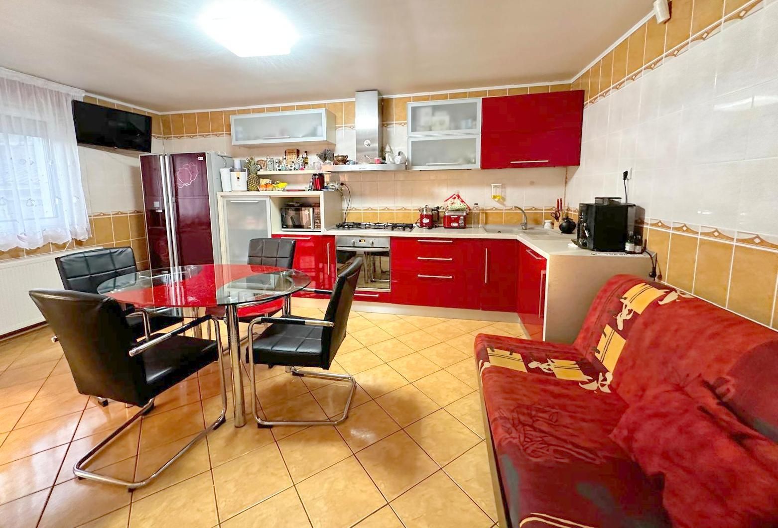 Vila de vanzare zona Metro/Arcasilor - P+1E+M - Poză 9