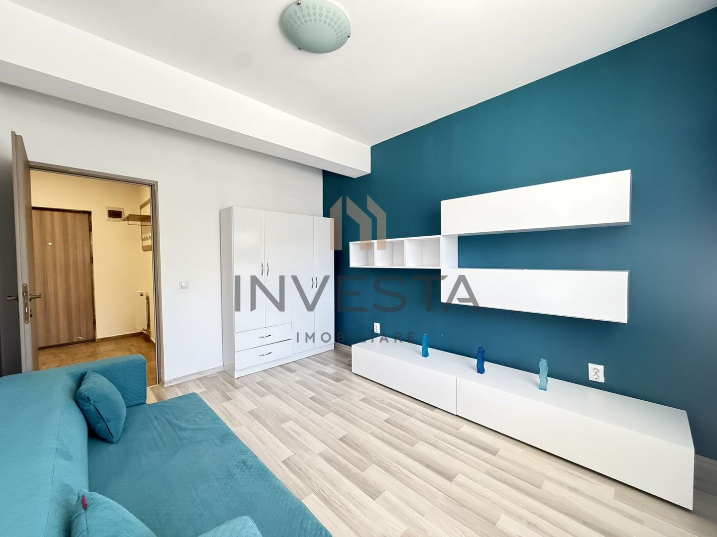 Apartament cu 2 camere de inchiriat si loc de parcare - Poză 2