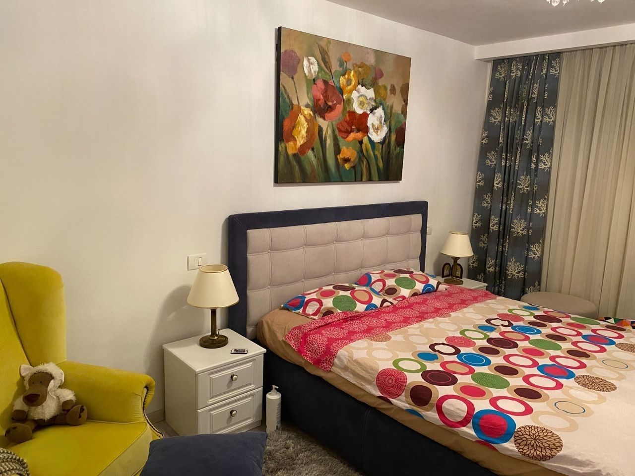 Apartament complet mobilat și utilat, cu acces imediat la metrou - Poză 2