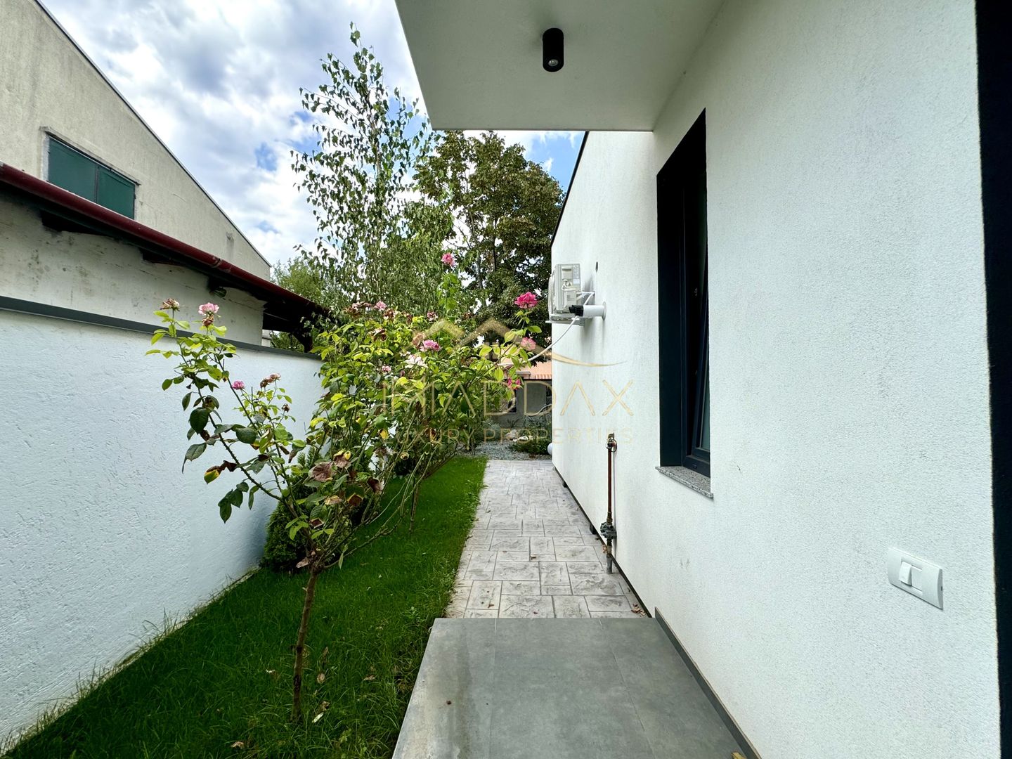 Vila cu 5 camere // * 565 mp gradina* // Tunari - Poză 86