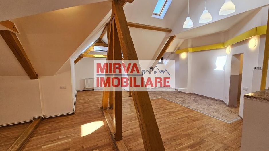 🏢 Spațiu de birouri – 5 camere, 3 băi – Mansardă vilă, Central - Poză 17