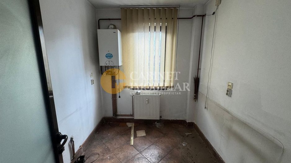 TUDOR VLADIMIRESCU - 2 CAMERE - ETAJUL 1 - DE RENOVAT - Poză 6