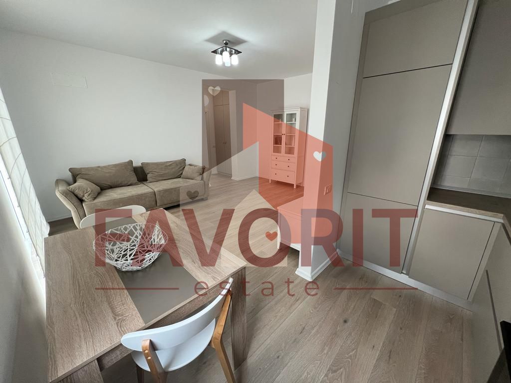 Mobilat si utilat. Vedere la padure. Parcare cu bariera - Poză 3