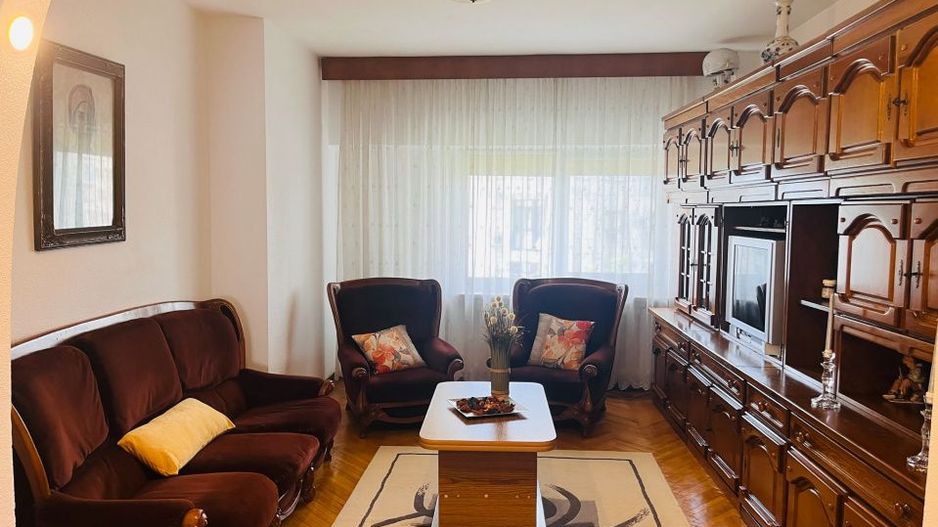 Apartament ultracentral, 3 camere, cu priveliste impresionanta, langa Mercur - Poză 17