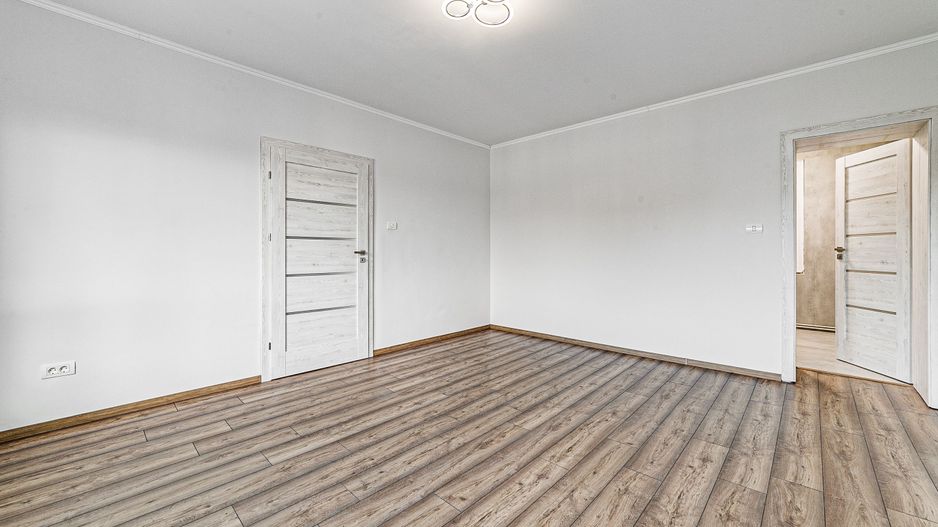 Apartament spațios în zonă centrală - Poză 5