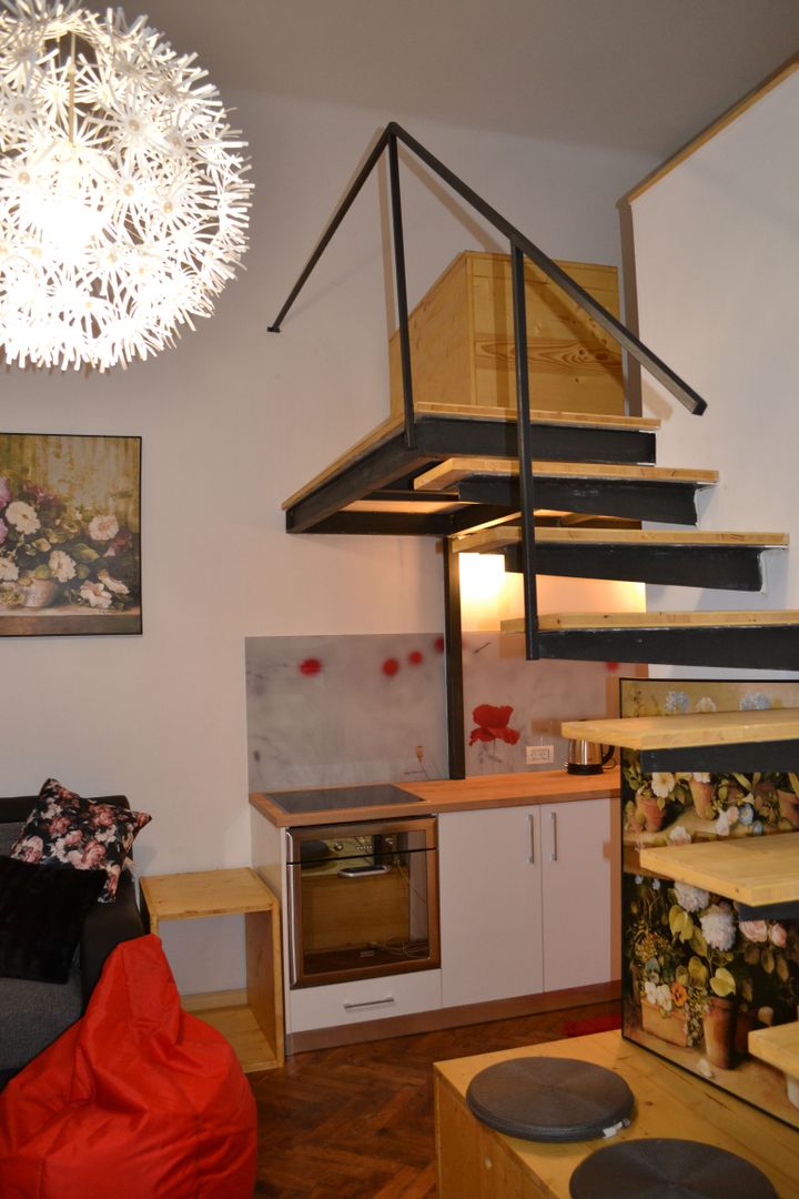 Studiou langa medicina cu scara interioara - Poză 17