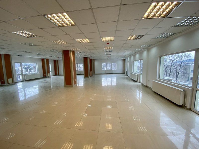 Spatiu comercial de inchiriat in zona centrala a Brasovului. - Poză 1