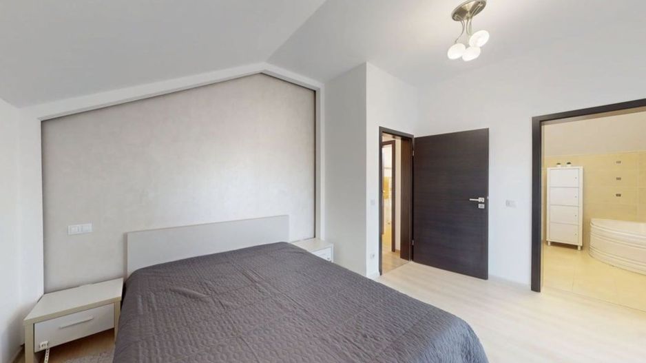 Casa individuala cu pivnita in Sura Mica, zona Salii de sport - Sibiu - Poză 13