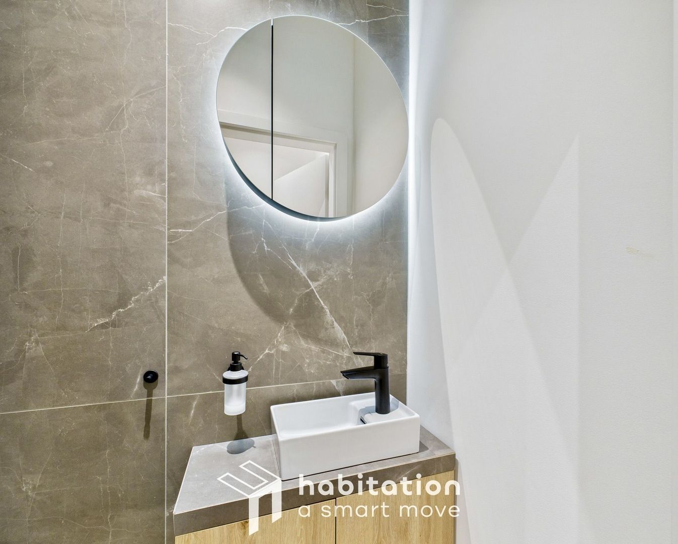 Spațiu comercial de închiriat la City of Mara - Birou/Showroom - Poză 14