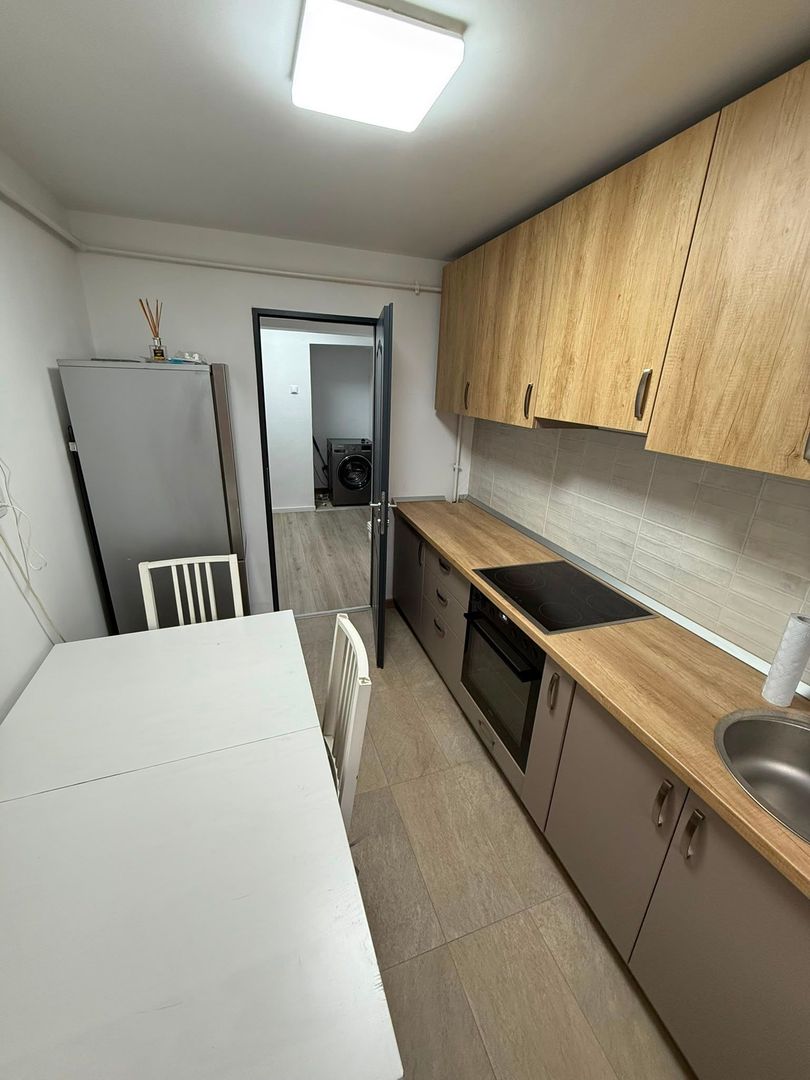 Apartament cu 2 camere, renovat, mobilat și utilat, VASLUI - zona AUROCOR-GARA; - Poză 2