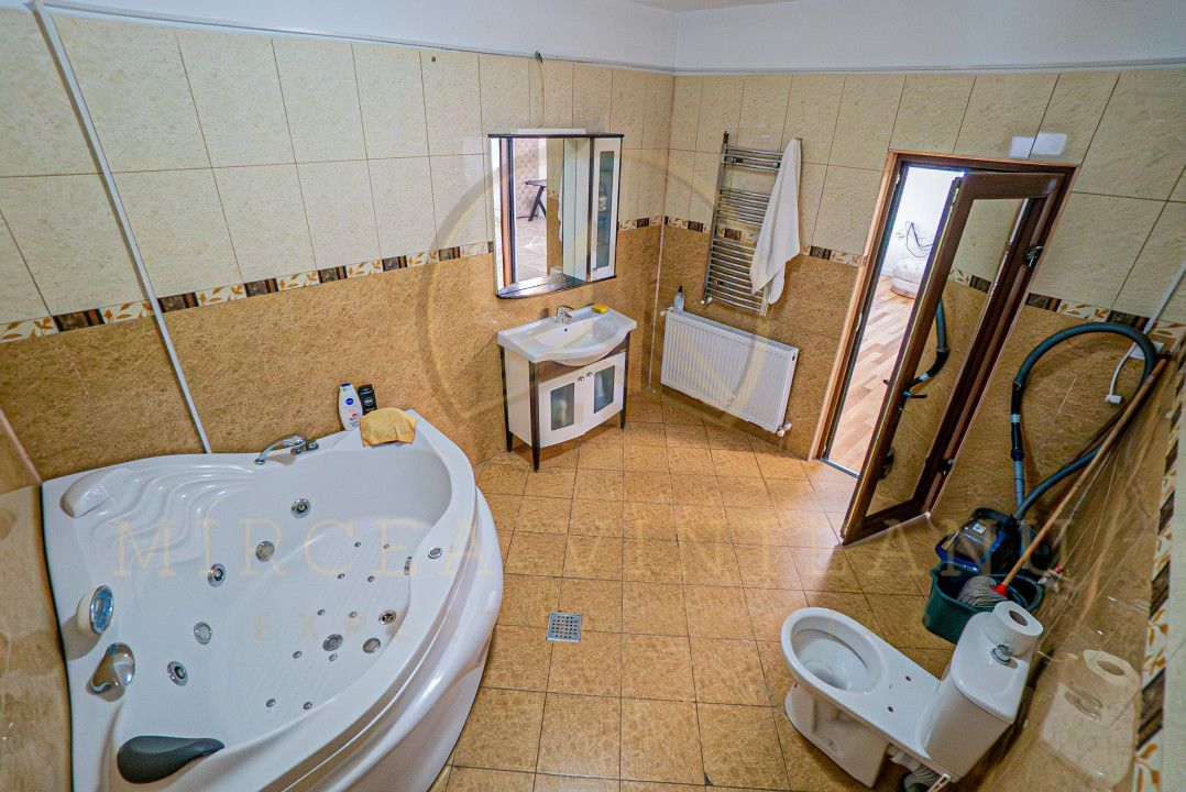 Lazu - Vila de vânzare compusă din P+1E+M. - Poză 16