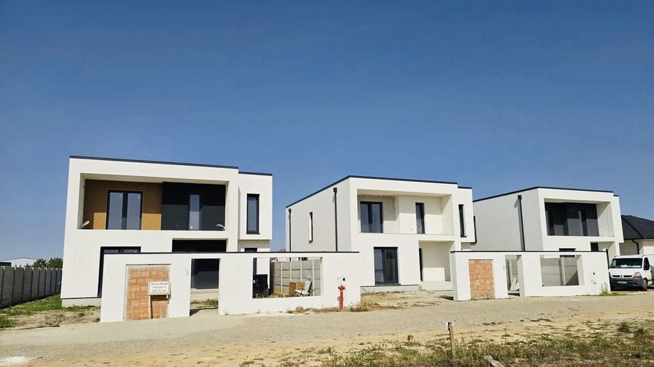 Casǎ de vânzare  P+E Sânmartin Beverly- Hills - Poză 3