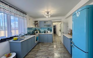 Berceni - VILĂ UNICAT, spațioasă, curte 1.000 mp, la 7 min metrou - Poză 8