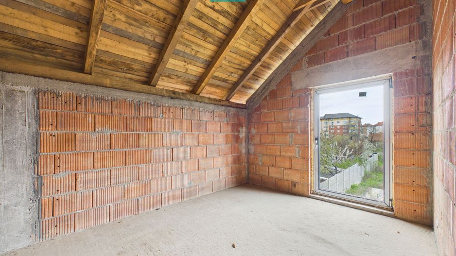 Casă la roșu cu piscină-Pârneava-767 mp teren - Poză 12