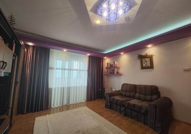 Vanzare Apartament 2 camere , 65mp, bloc 1990– 2 minute Metrou Costin Georgian - Poză 1