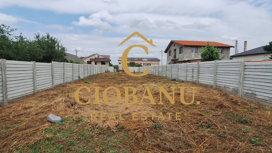 Teren intravilan imprejmuit cu gard de beton de vanzare - Poză 13