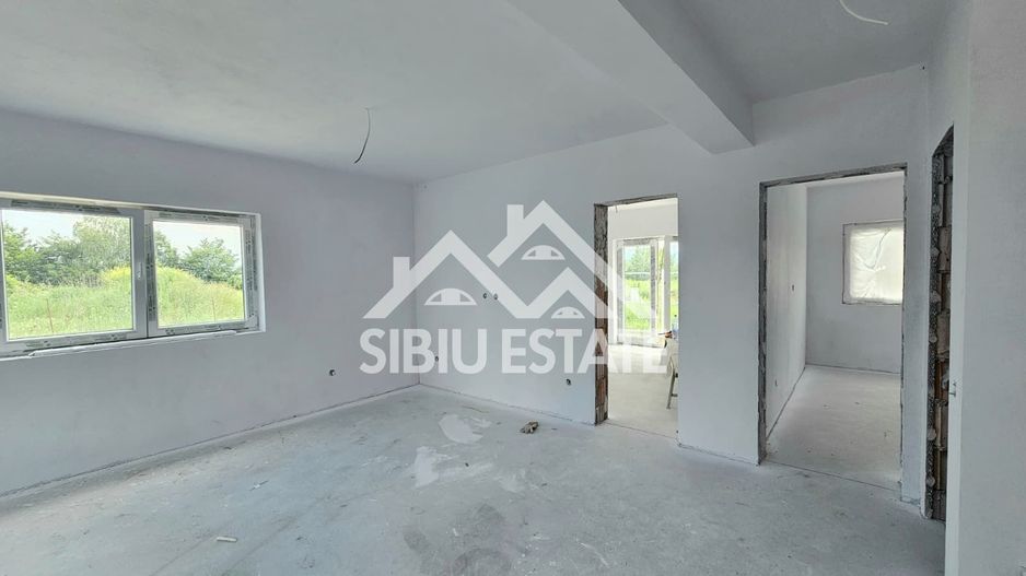 Casa unifamilala 5 camere curte proprie  Sura Mica zona Penny - Poză 5