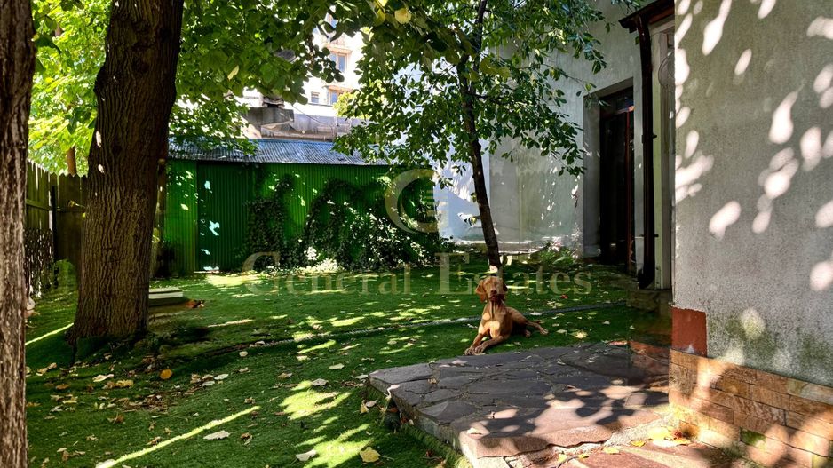 Spre Vânzare Proprietate remarcabilă cu 6 camere în inima Iașului ! - Poză 15