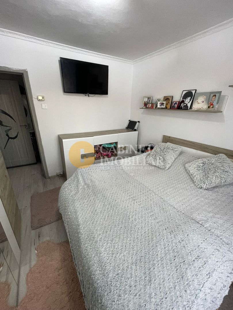 FARA RISC - PODU ROS - LICEUL EMIL RACOVITA - 3 CAMERE - RENOVAT - Poză 2
