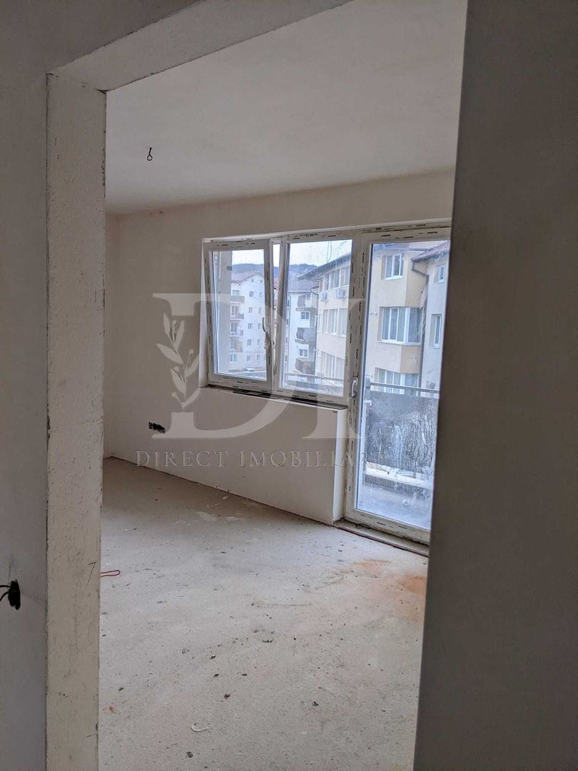 Apartament 3 camere / Zona Florilor / Floresti - Poză 3