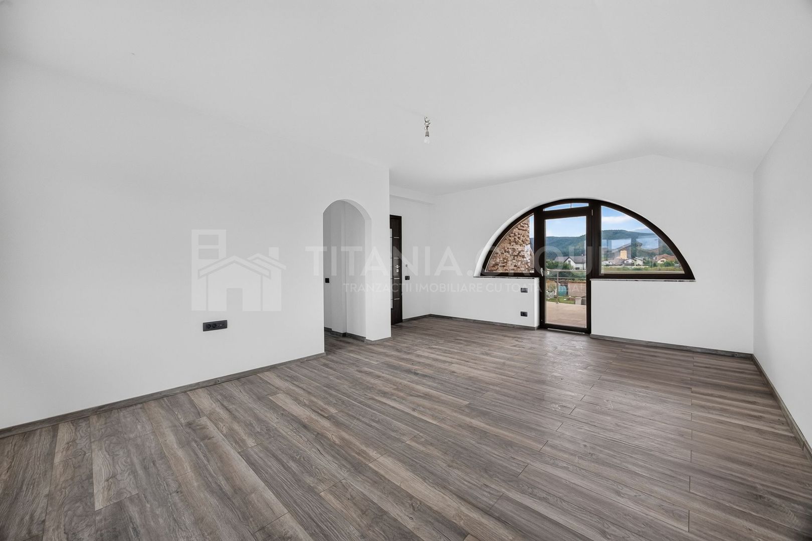 Vila cu arhitectura deosebita, teren 636mp, Cristian, Brasov - Poză 13
