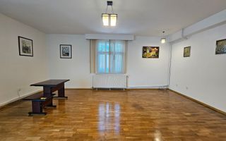 Casa eleganta cu tavane inalte si gradina superba - Poză 3