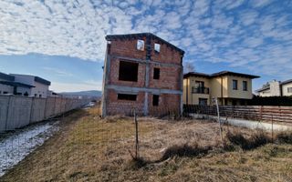 Casa individuala la rosu in Cetate - Poză 1